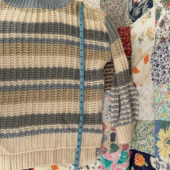 Paris To Jena Oversized Sweater Crochet Cold Shoulder Turtleneck Size S - Picture 11 of 13